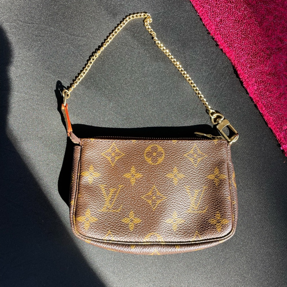 Mini pochette Louis Vuitton
